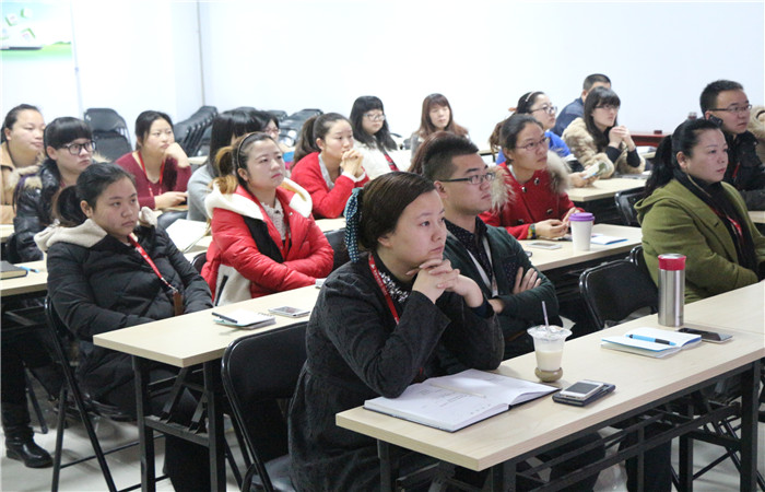 創(chuàng)新、分享、提高---記河南青峰2014年度總結(jié)會